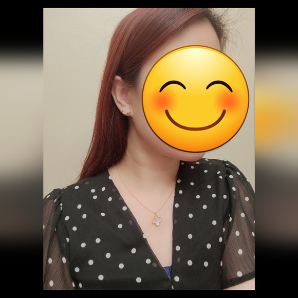 Set of Clover Earrings and Pendant only, Mother of Pearl Pinkish Tone 18K - Picture 12 of 14